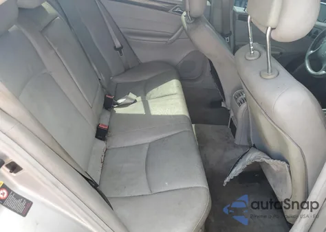 2002 Mercedes-Benz C 320 z USA, uszkodzony, nr VIN WDBRF64J42F270231